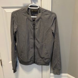 💥💥 SOLD 💥💥 Donna Karan lightweight grey front zip jacket size small.